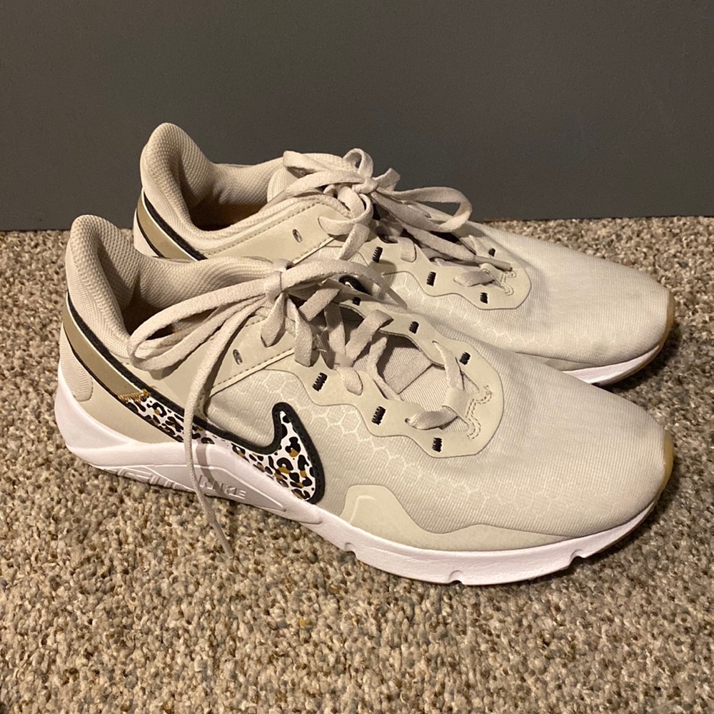 Nike shoes (used) a few stains but I’m sure you could get them out If washed.
